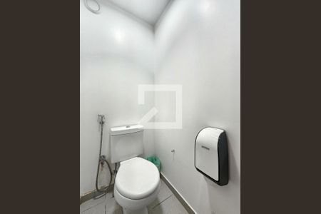 Banheiro de kitnet/studio à venda com 1 quarto, 18m² em São Pedro, Belo Horizonte
