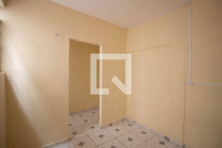 Quarto de casa para alugar com 1 quarto, 70m² em Vila Santa Teresinha, São Paulo