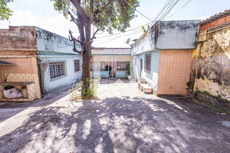Casa à venda com 375m², 4 quartos e 2 vagas Casa à venda com 375m², 4 quartos e 2 vagasVaranda / quintal / area de serviço