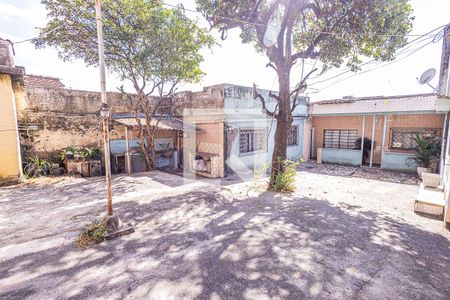 Casa à venda com 375m², 4 quartos e 2 vagas Casa à venda com 375m², 4 quartos e 2 vagasVaranda / quintal / area de serviço