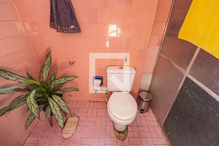 Casa à venda com 375m², 4 quartos e 2 vagas Casa à venda com 375m², 4 quartos e 2 vagasBanheiro