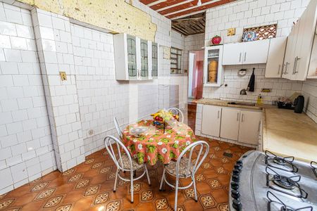 Casa à venda com 375m², 4 quartos e 2 vagas Casa à venda com 375m², 4 quartos e 2 vagasCozinha