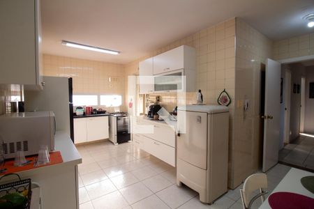 Apartamento à venda com 122m², 3 quartos e 2 vagasCozinha