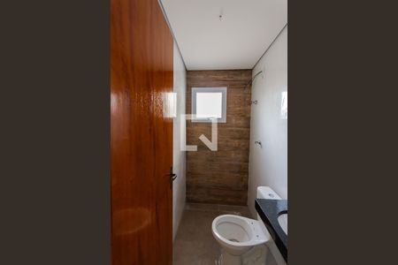Banheiro de apartamento à venda com 2 quartos, 62m² em Vila Curuçá, Santo André