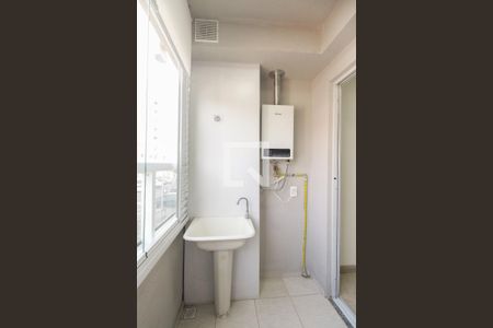 Varanda e Área de Serviço  de apartamento para alugar com 2 quartos, 41m² em Vila Esperança, São Paulo