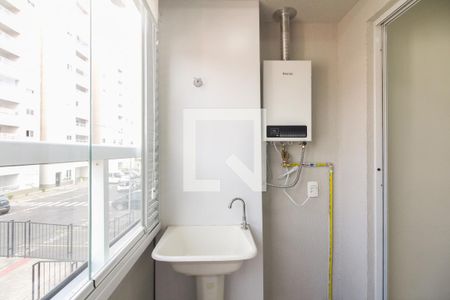 Varanda e Área de Serviço  de apartamento para alugar com 2 quartos, 41m² em Vila Esperança, São Paulo