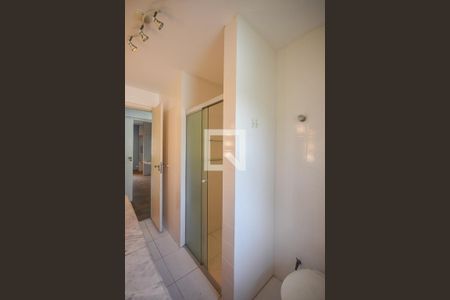 Casa para alugar com 700m², 4 quartos e 4 vagas Casa para alugar com 700m², 4 quartos e 4 vagasBanheiro 1