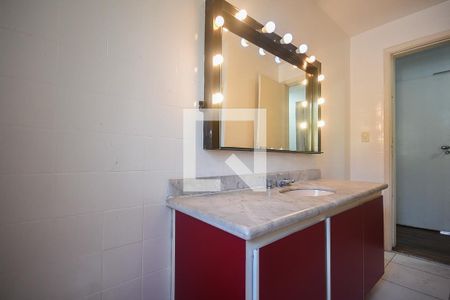 Casa para alugar com 700m², 4 quartos e 4 vagas Casa para alugar com 700m², 4 quartos e 4 vagasBanheiro 1