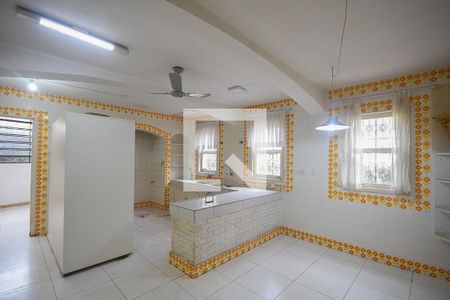Casa para alugar com 700m², 4 quartos e 4 vagas Casa para alugar com 700m², 4 quartos e 4 vagasCozinha