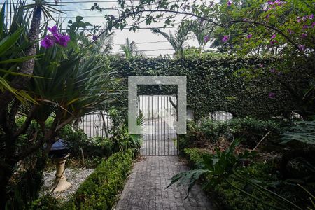 Casa para alugar com 700m², 4 quartos e 4 vagas Casa para alugar com 700m², 4 quartos e 4 vagasEntrada