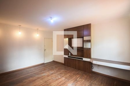 Casa para alugar com 700m², 4 quartos e 4 vagas Casa para alugar com 700m², 4 quartos e 4 vagasSuíte