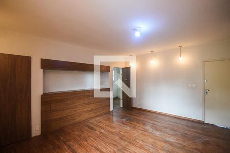 Casa para alugar com 700m², 4 quartos e 4 vagas Casa para alugar com 700m², 4 quartos e 4 vagasSuíte