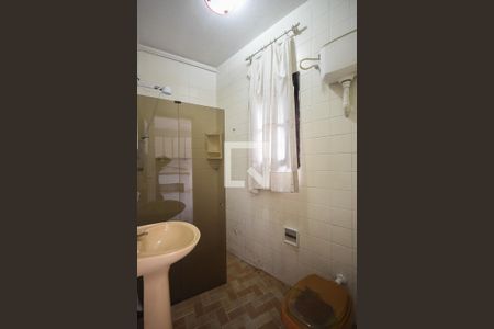 Casa para alugar com 700m², 4 quartos e 4 vagas Casa para alugar com 700m², 4 quartos e 4 vagasBanheiro de Serviço