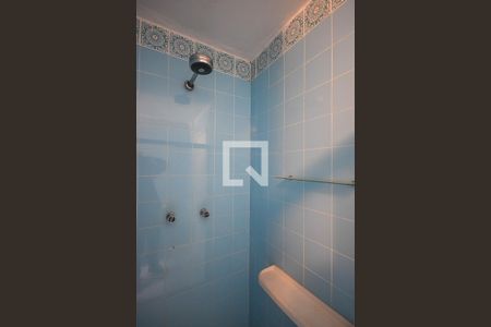 Casa para alugar com 700m², 4 quartos e 4 vagas Casa para alugar com 700m², 4 quartos e 4 vagasChuveiro do Banheiro 2