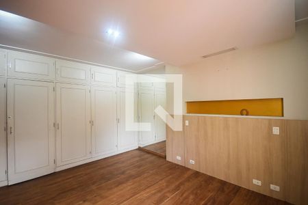 Casa para alugar com 700m², 4 quartos e 4 vagas Casa para alugar com 700m², 4 quartos e 4 vagasQuarto 2