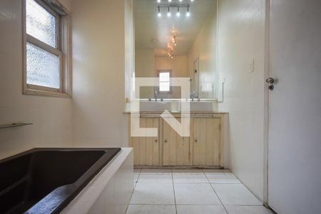 Casa para alugar com 700m², 4 quartos e 4 vagas Casa para alugar com 700m², 4 quartos e 4 vagasBanheiro Suíte