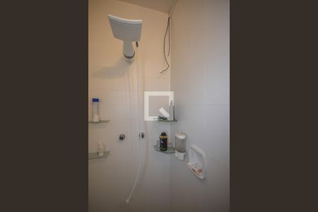 Casa para alugar com 700m², 4 quartos e 4 vagas Casa para alugar com 700m², 4 quartos e 4 vagasChuveiro do Banheiro da Suíte