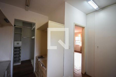 Casa para alugar com 700m², 4 quartos e 4 vagas Casa para alugar com 700m², 4 quartos e 4 vagasArmário da Suíte