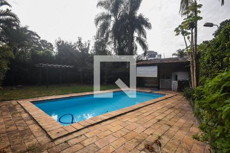 Casa para alugar com 700m², 4 quartos e 4 vagas Casa para alugar com 700m², 4 quartos e 4 vagasPiscina