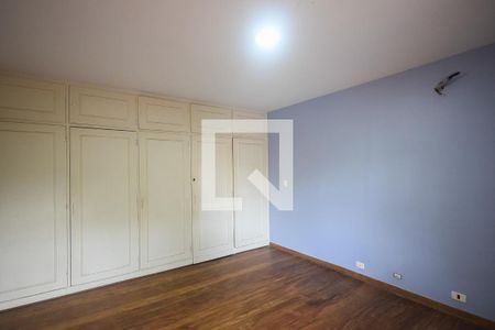 Casa para alugar com 700m², 4 quartos e 4 vagas Casa para alugar com 700m², 4 quartos e 4 vagasQuarto 1