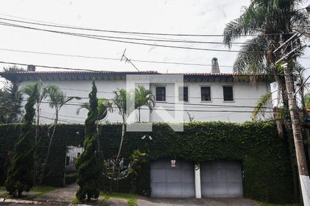 Casa para alugar com 700m², 4 quartos e 4 vagas Casa para alugar com 700m², 4 quartos e 4 vagasFachada