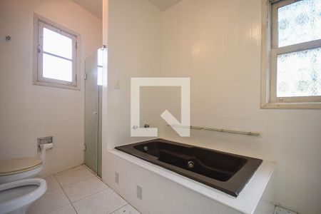 Casa para alugar com 700m², 4 quartos e 4 vagas Casa para alugar com 700m², 4 quartos e 4 vagasBanheiro Suíte