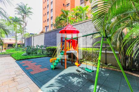 Apartamento à venda com 110m², 4 quartos e 2 vagas Apartamento à venda com 110m², 4 quartos e 2 vagasÁrea comum - Playground