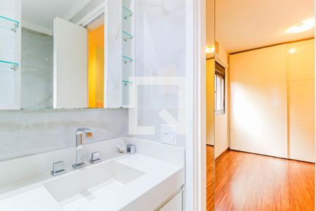 Apartamento à venda com 110m², 4 quartos e 2 vagas Apartamento à venda com 110m², 4 quartos e 2 vagasBanheiro Suíte
