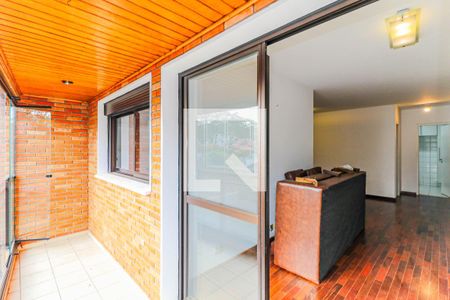 Apartamento à venda com 110m², 4 quartos e 2 vagas Apartamento à venda com 110m², 4 quartos e 2 vagasVaranda