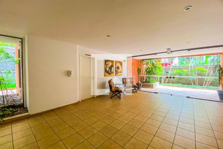 Apartamento à venda com 110m², 4 quartos e 2 vagas Apartamento à venda com 110m², 4 quartos e 2 vagasÁrea comum - Hall