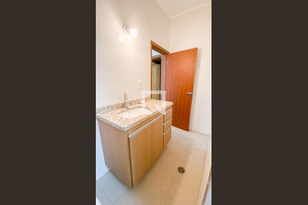 Casa à venda com 400m², 3 quartos e 3 vagasBanheiro da Suíte 1