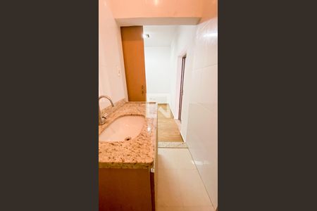 Casa à venda com 400m², 3 quartos e 3 vagasBanheiro da Suíte 2