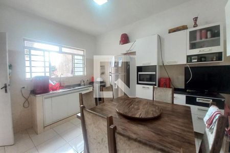 Casa à venda com 300m², 3 quartos e 4 vagas Casa à venda com 300m², 3 quartos e 4 vagasCozinha