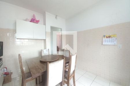 Casa à venda com 300m², 3 quartos e 4 vagas Casa à venda com 300m², 3 quartos e 4 vagasCozinha