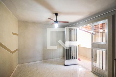 Sala de casa para alugar com 2 quartos, 90m² em São Vicente, Belford Roxo