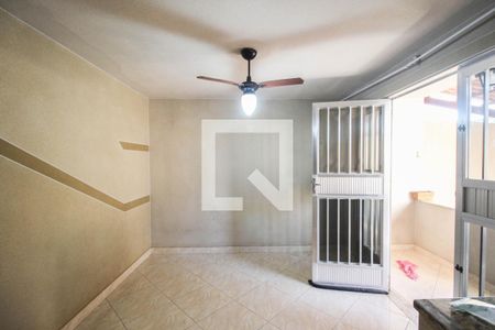 Sala de casa para alugar com 2 quartos, 90m² em São Vicente, Belford Roxo