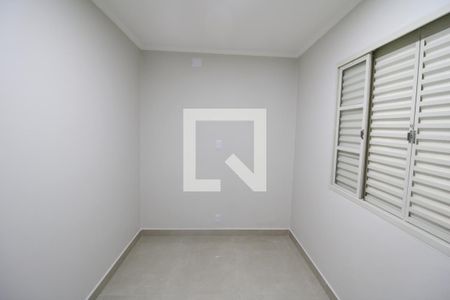 Quarto 2 de casa para alugar com 2 quartos, 80m² em Vila Gustavo, São Paulo