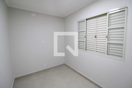 Quarto 2 de casa para alugar com 2 quartos, 80m² em Vila Gustavo, São Paulo