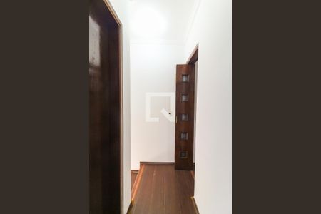 Hall de casa de condomínio para alugar com 2 quartos, 72m² em Vila Carmosina, São Paulo