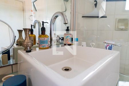 Apartamento à venda com 65m², 2 quartos e 1 vagaBanheiro Detalhe