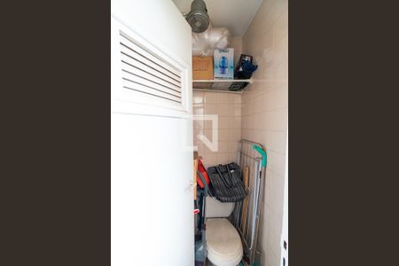 Apartamento à venda com 65m², 2 quartos e 1 vagaBanheiro de serviço