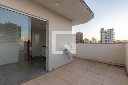 Apartamento à venda com 120m², 2 quartos e 2 vagasTerraço
