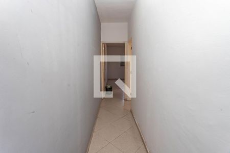 Corredor  de casa para alugar com 2 quartos, 80m² em Canhema, Diadema