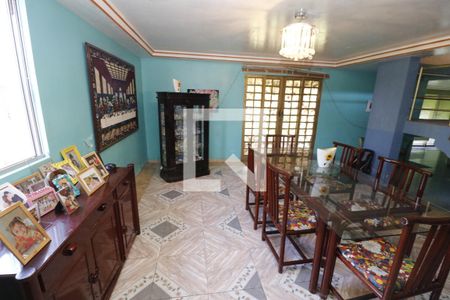Casa de condomínio à venda com 1000m², 4 quartos e 5 vagasSala