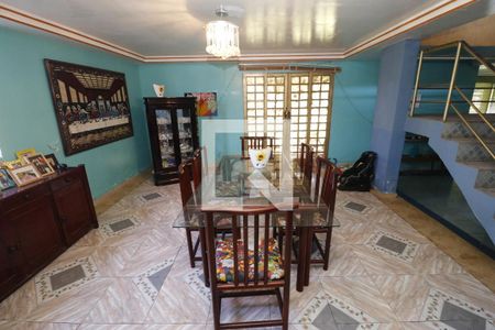 Casa de condomínio à venda com 1000m², 4 quartos e 5 vagasSala