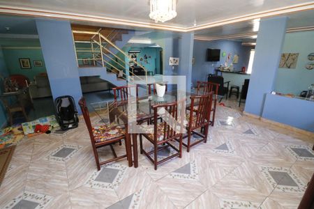 Casa de condomínio à venda com 1000m², 4 quartos e 5 vagasSala