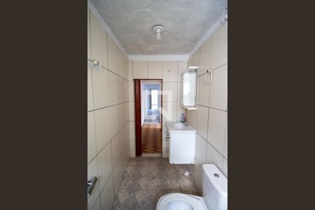 Casa para alugar com 60m², 2 quartos e 1 vaga Casa para alugar com 60m², 2 quartos e 1 vagaBanheiro