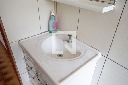 Casa para alugar com 60m², 2 quartos e 1 vaga Casa para alugar com 60m², 2 quartos e 1 vagaBanheiro