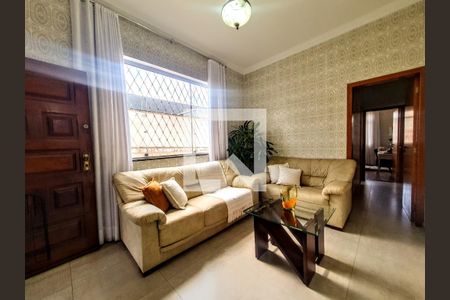 Sala de casa à venda com 3 quartos, 206m² em Sagrada Família, Belo Horizonte