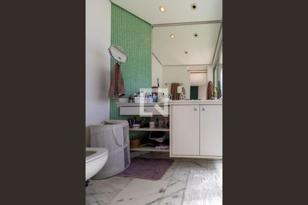 Apartamento à venda com 98m², 1 quarto e 2 vagas Apartamento à venda com 98m², 1 quarto e 2 vagasBanheiro da Suíte